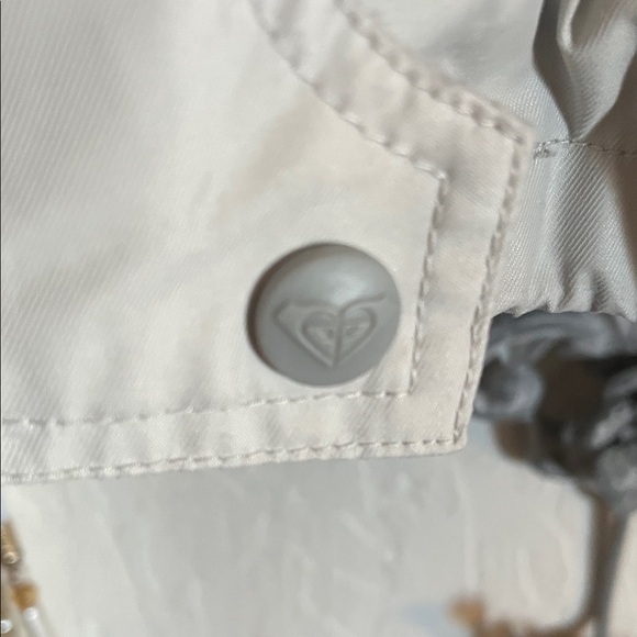 Roxy Women's Ski and Snowboarding Jacket - Picture 3 of 8